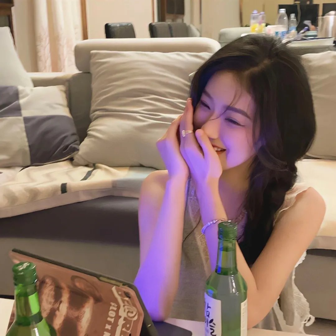 发布会现场直击：某天后之女恋爱脑怒怼网友，深夜最新进展